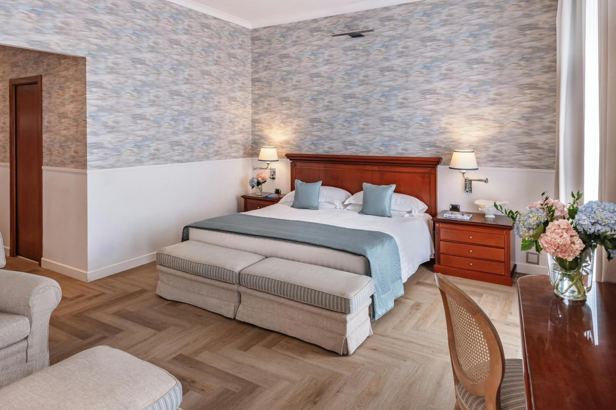 Junior Suite,1729993410:JPEG