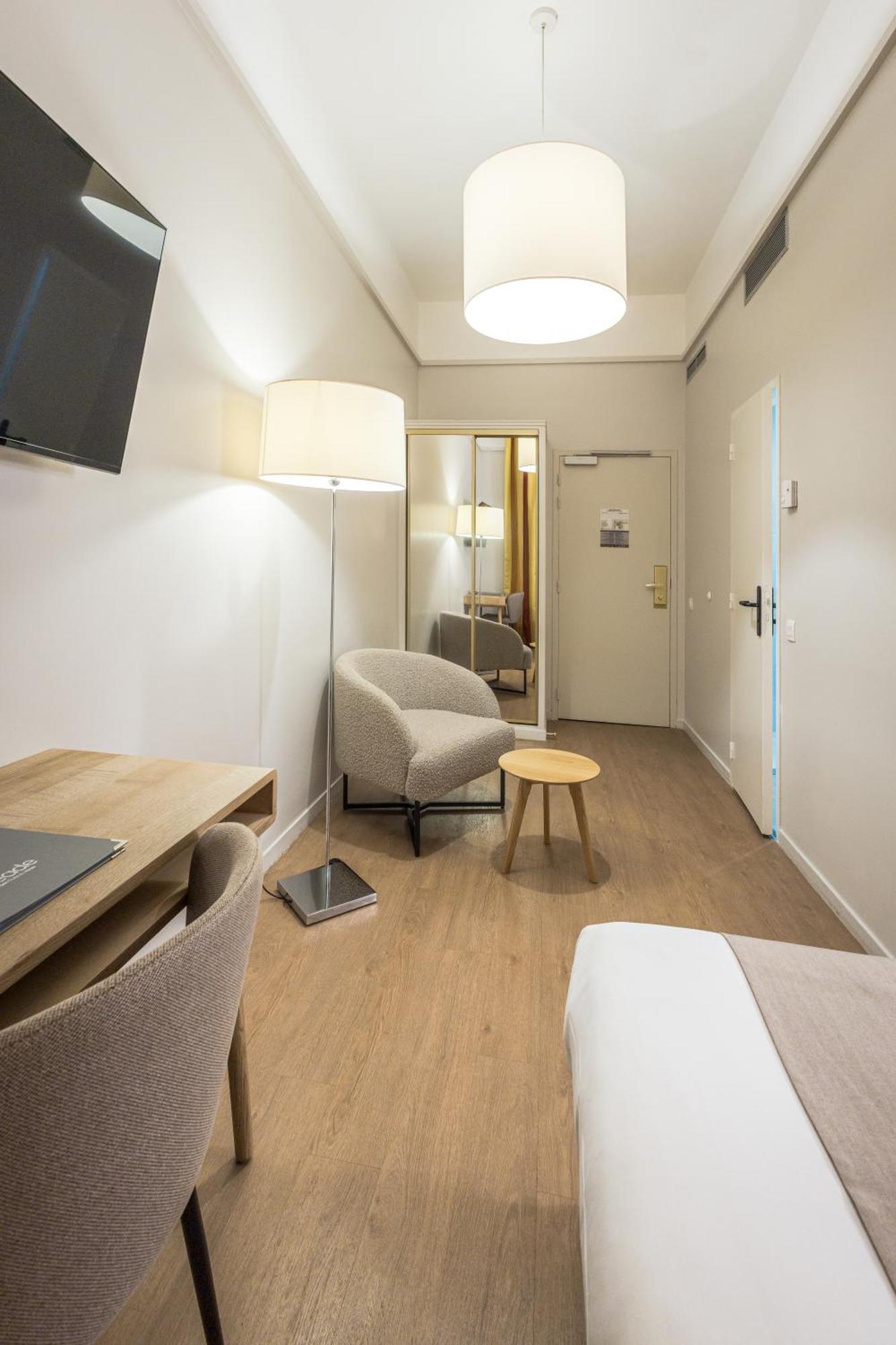 Single Room,1730014495:JPEG