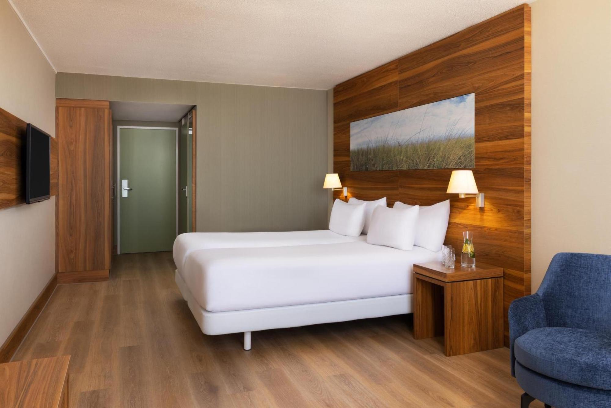 Standard Twin Room with Sea View with Extra Bed,1746811289:JPEG