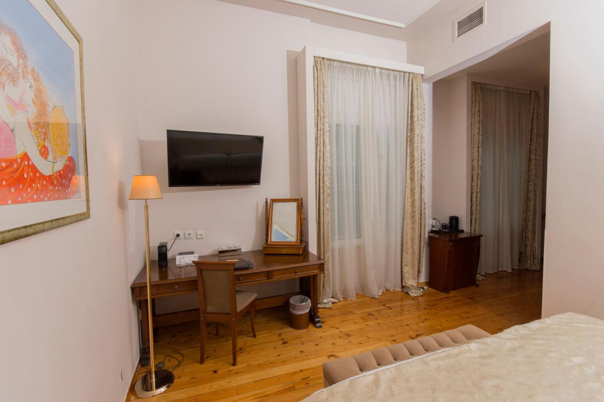Superior Room,1772888588:JPEG