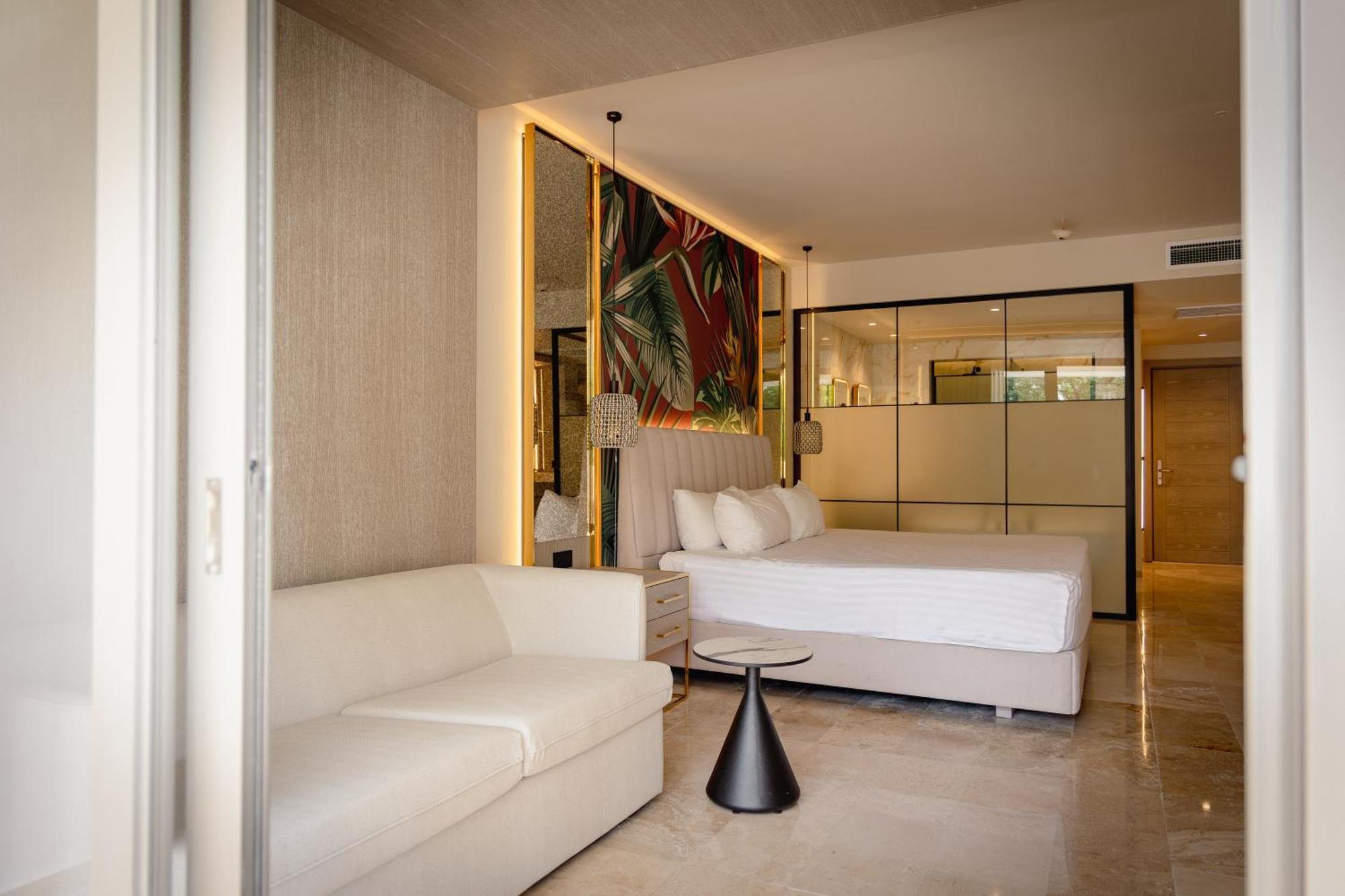 Deluxe Junior Suite Pool Access Only 13 years old