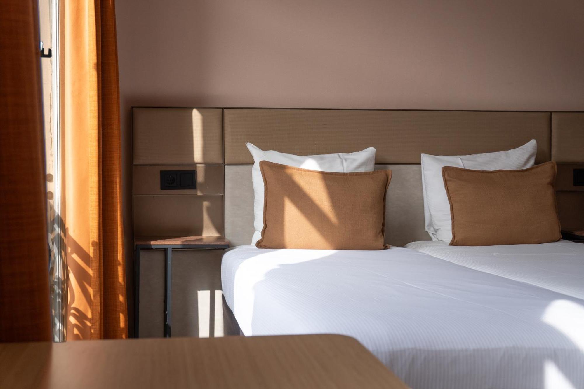 Superior Twin Room,1758372904:JPEG