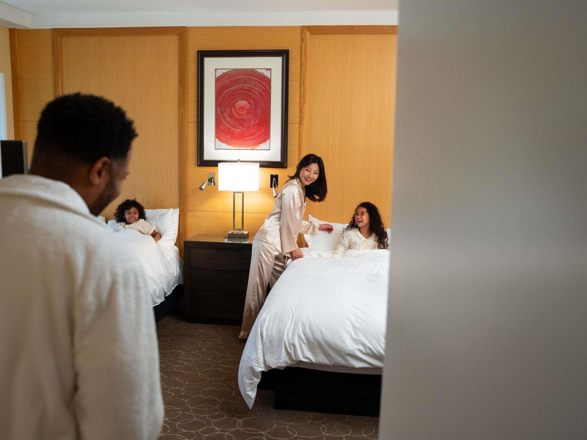 Superior Queen Room with Two Queen Beds and Street View,1758525843:JPEG
