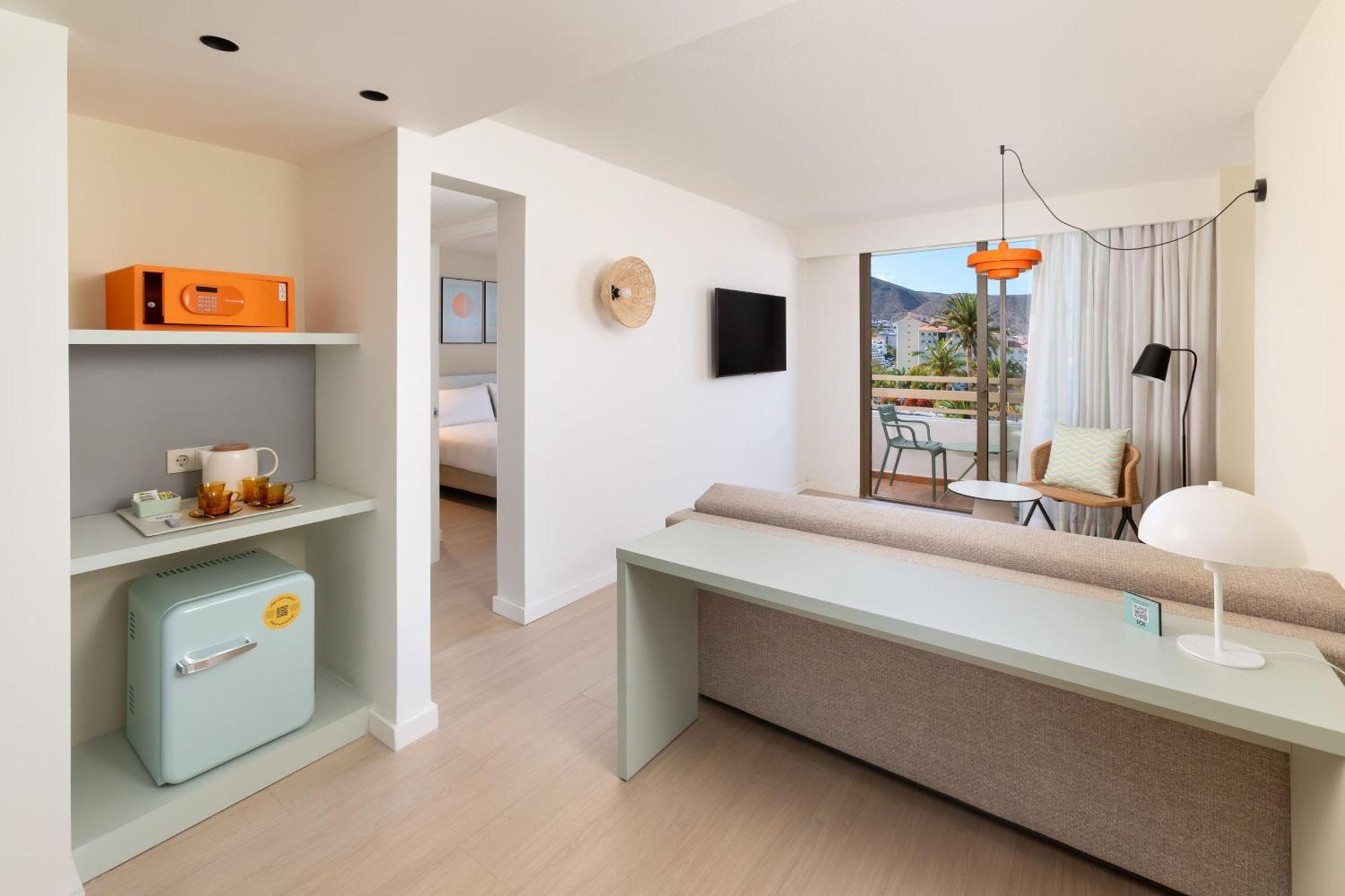 Sol Room with Lounge,1765579183:JPEG