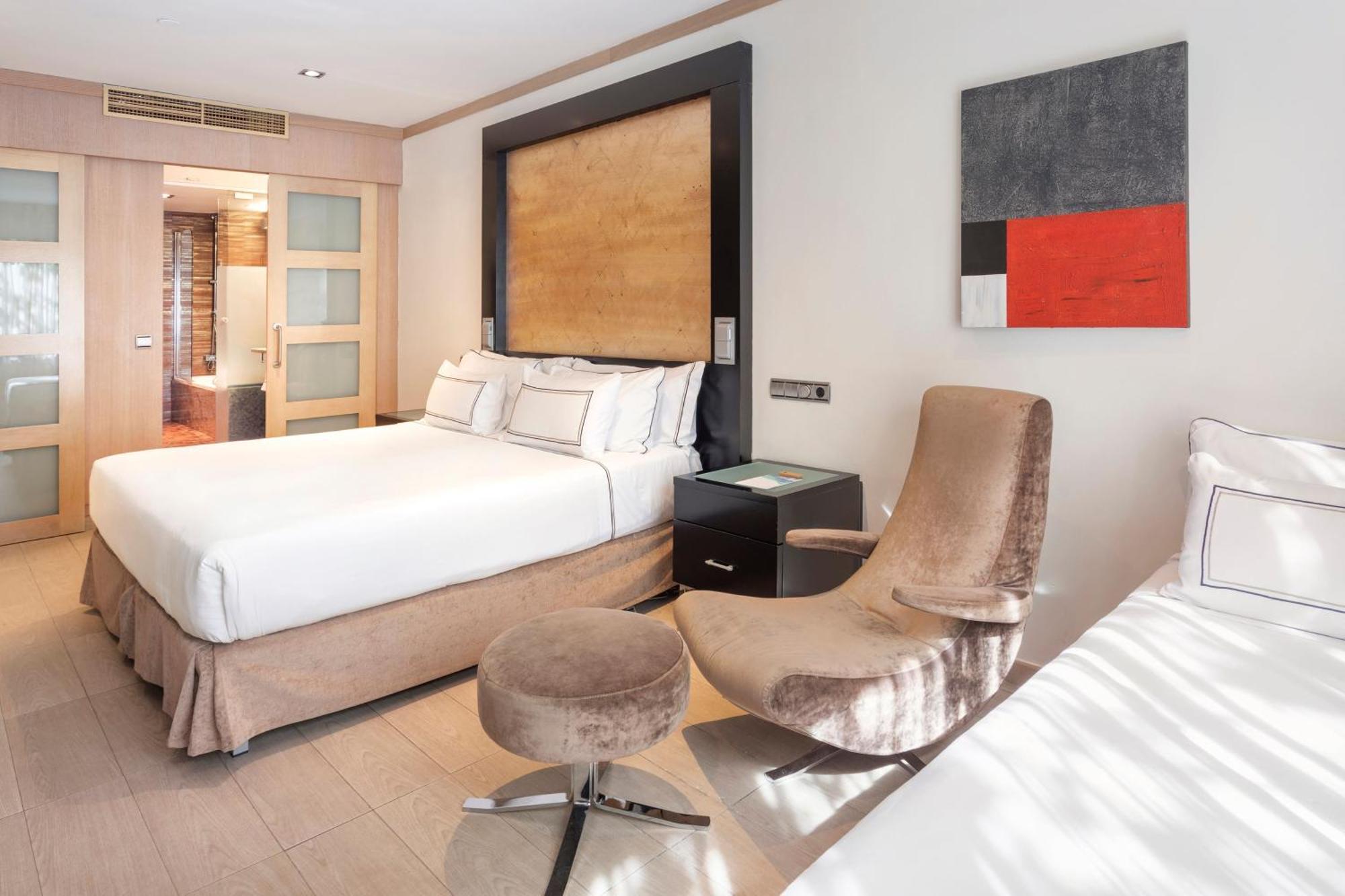 Triple Room,1765800595:JPEG