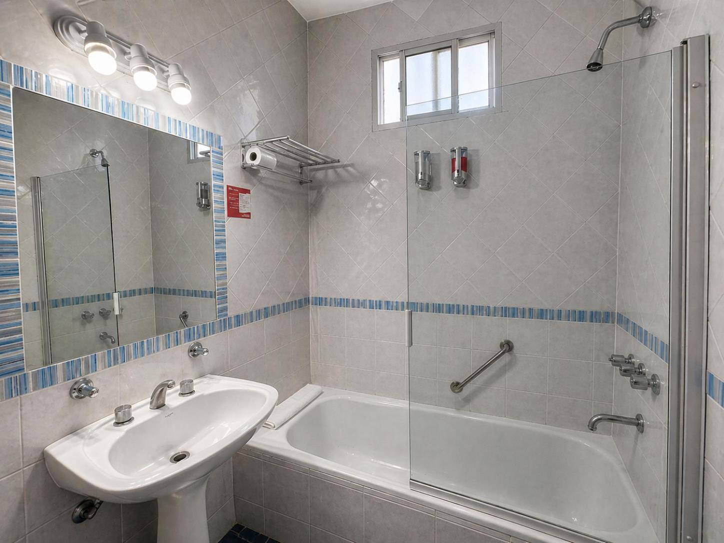 Standard Quadruple Room,1770500814:JPEG