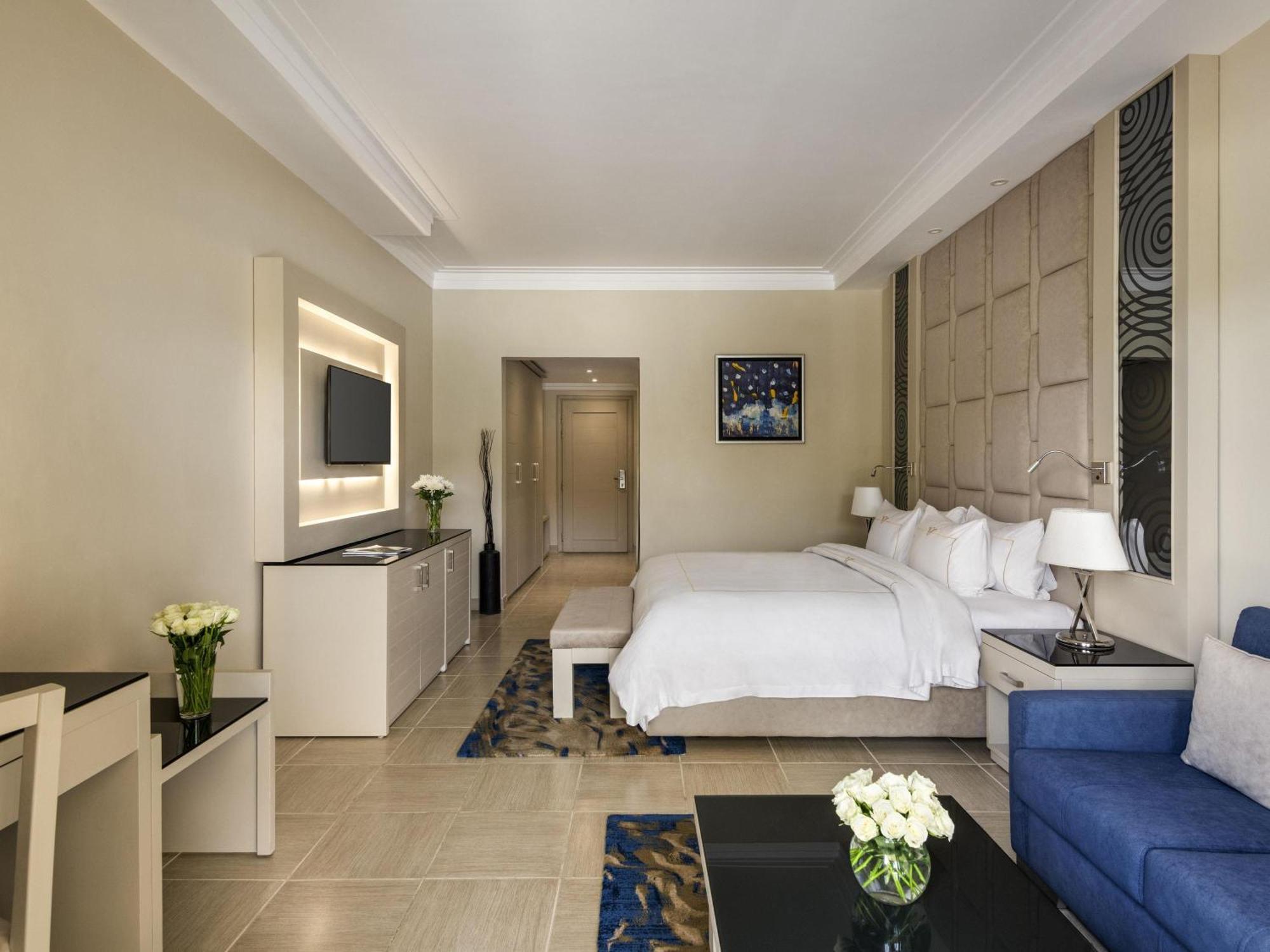 Superior Room King Bed,1771774412:JPEG