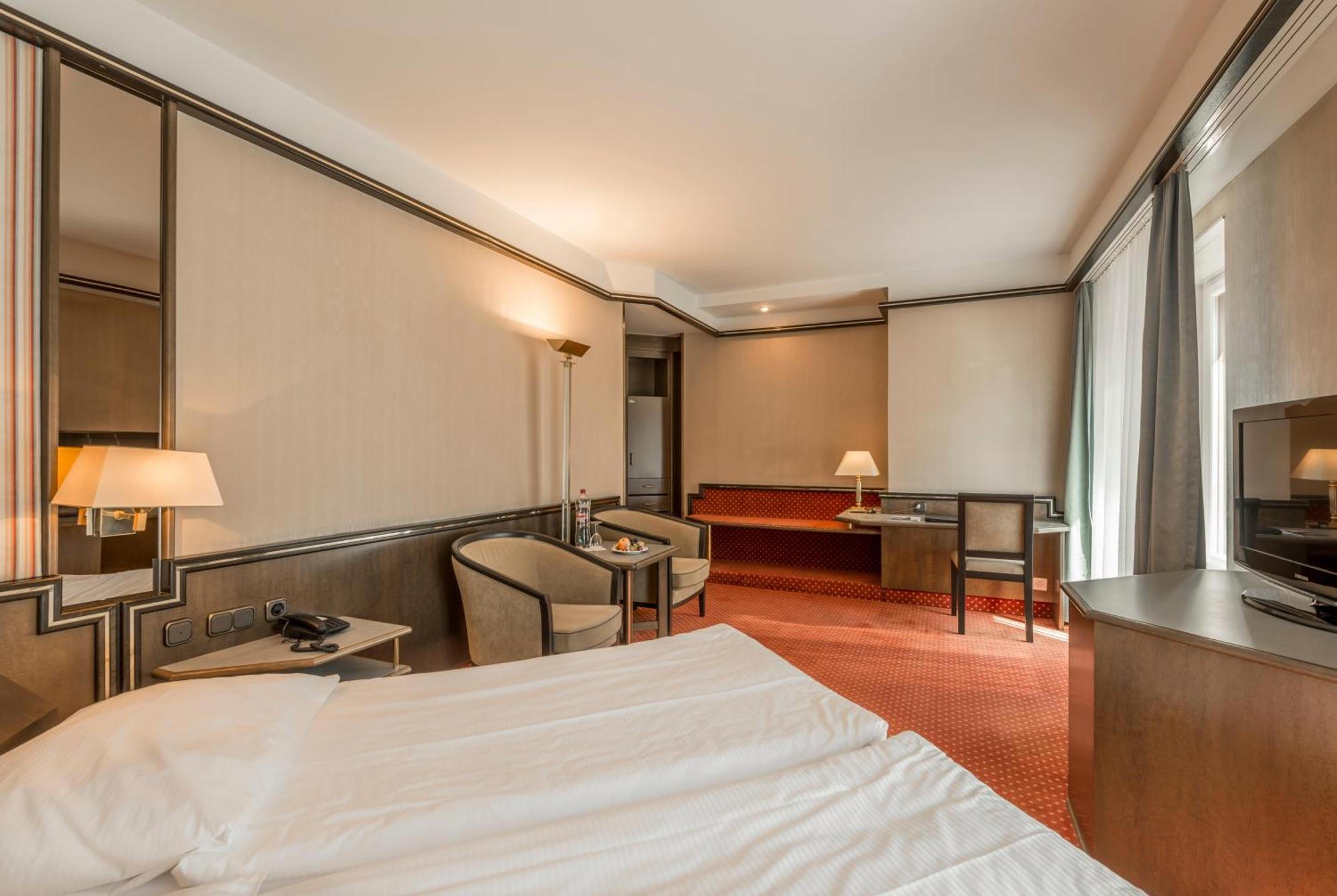Junior Suite,1771691602:JPEG