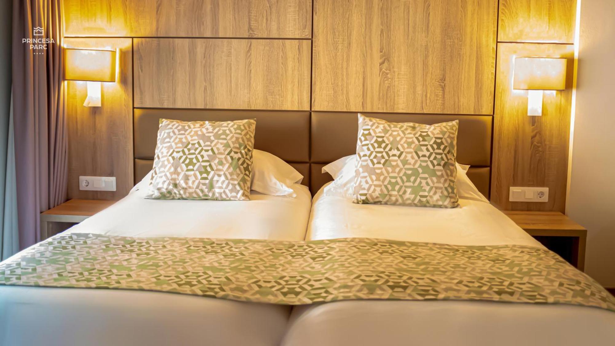 Double or Twin Room,1771702490:JPEG