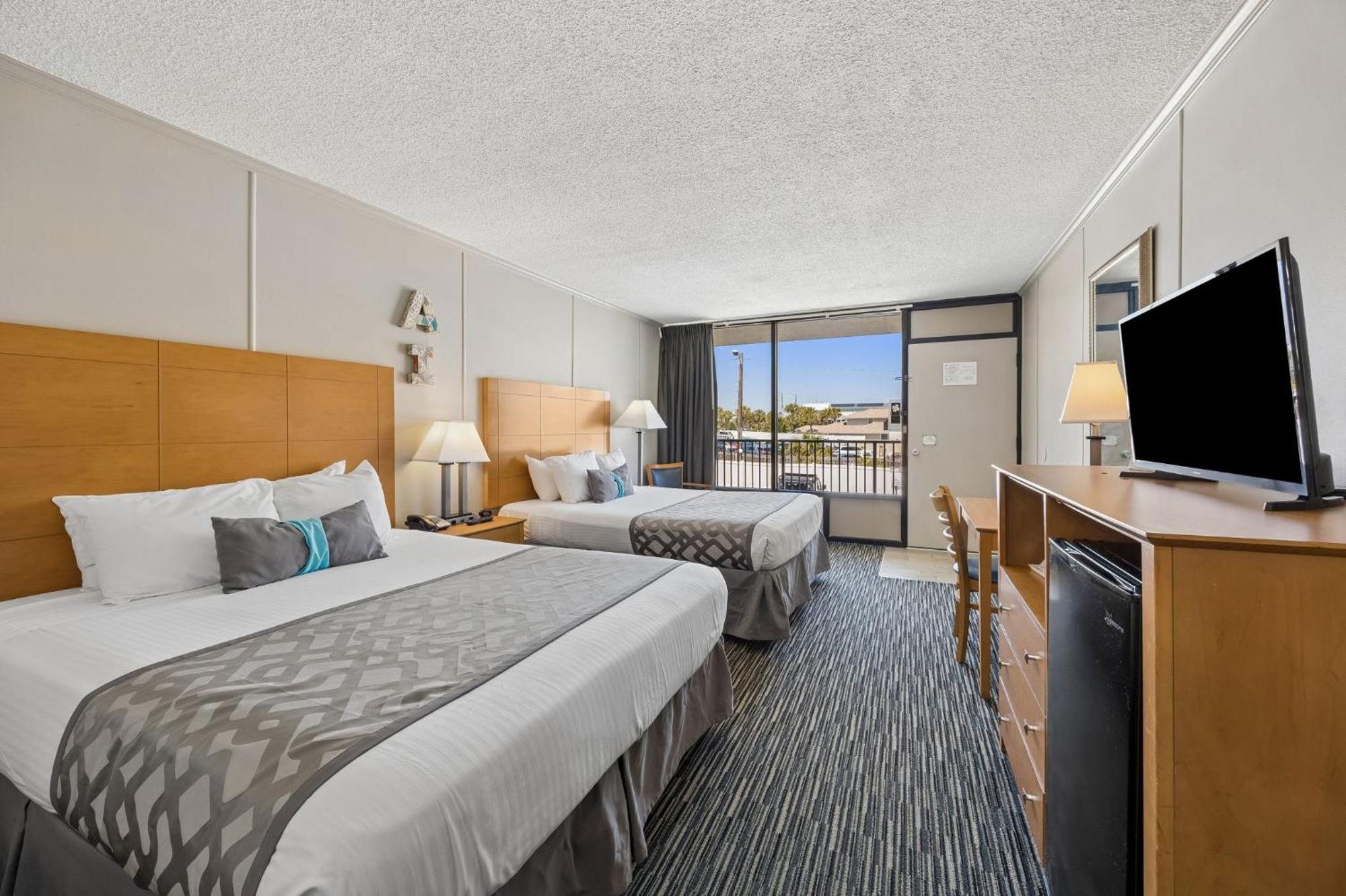 Queen Room Two Queen Beds "Near Ocean"