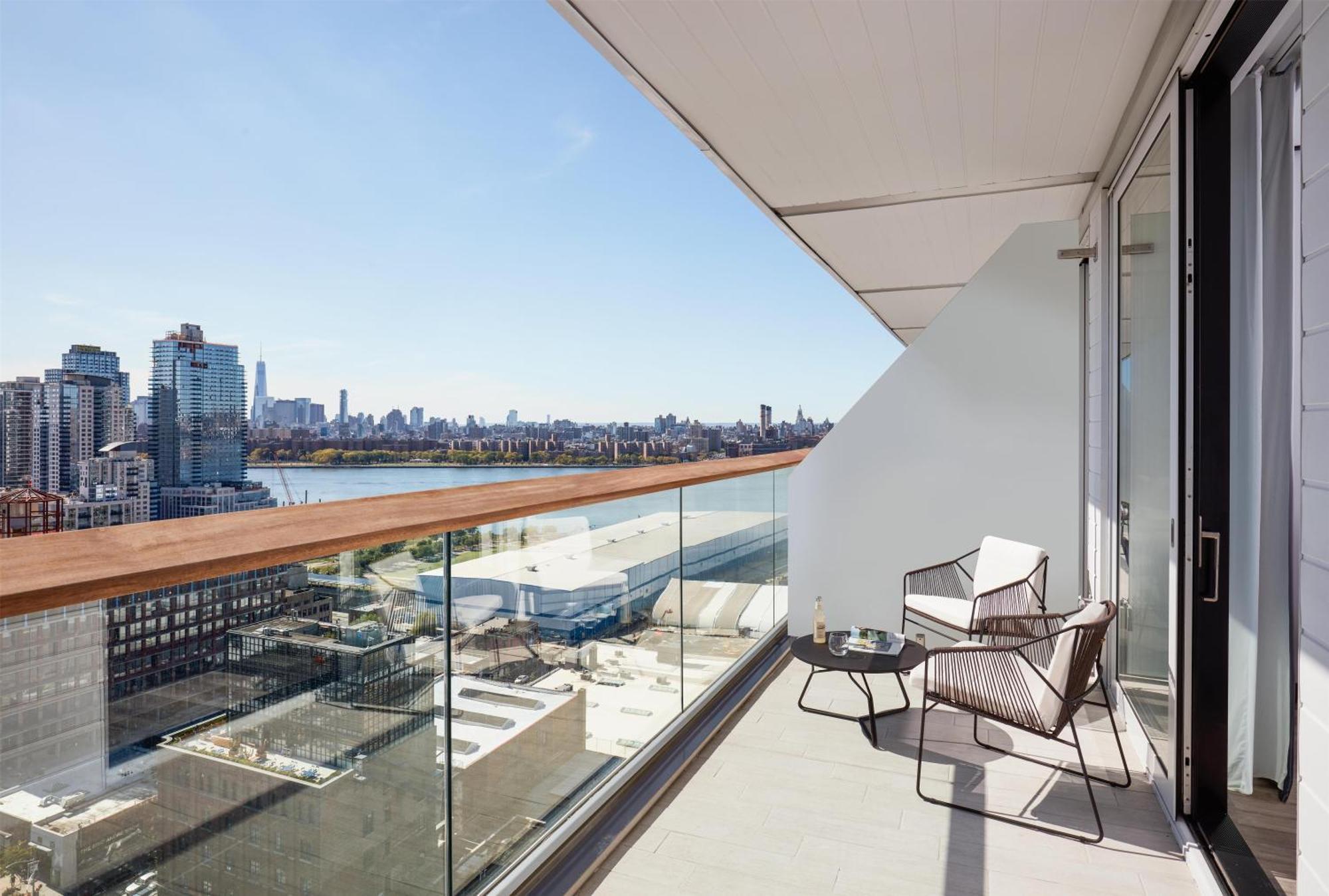 Chambre Lit King-Size avec Balcon