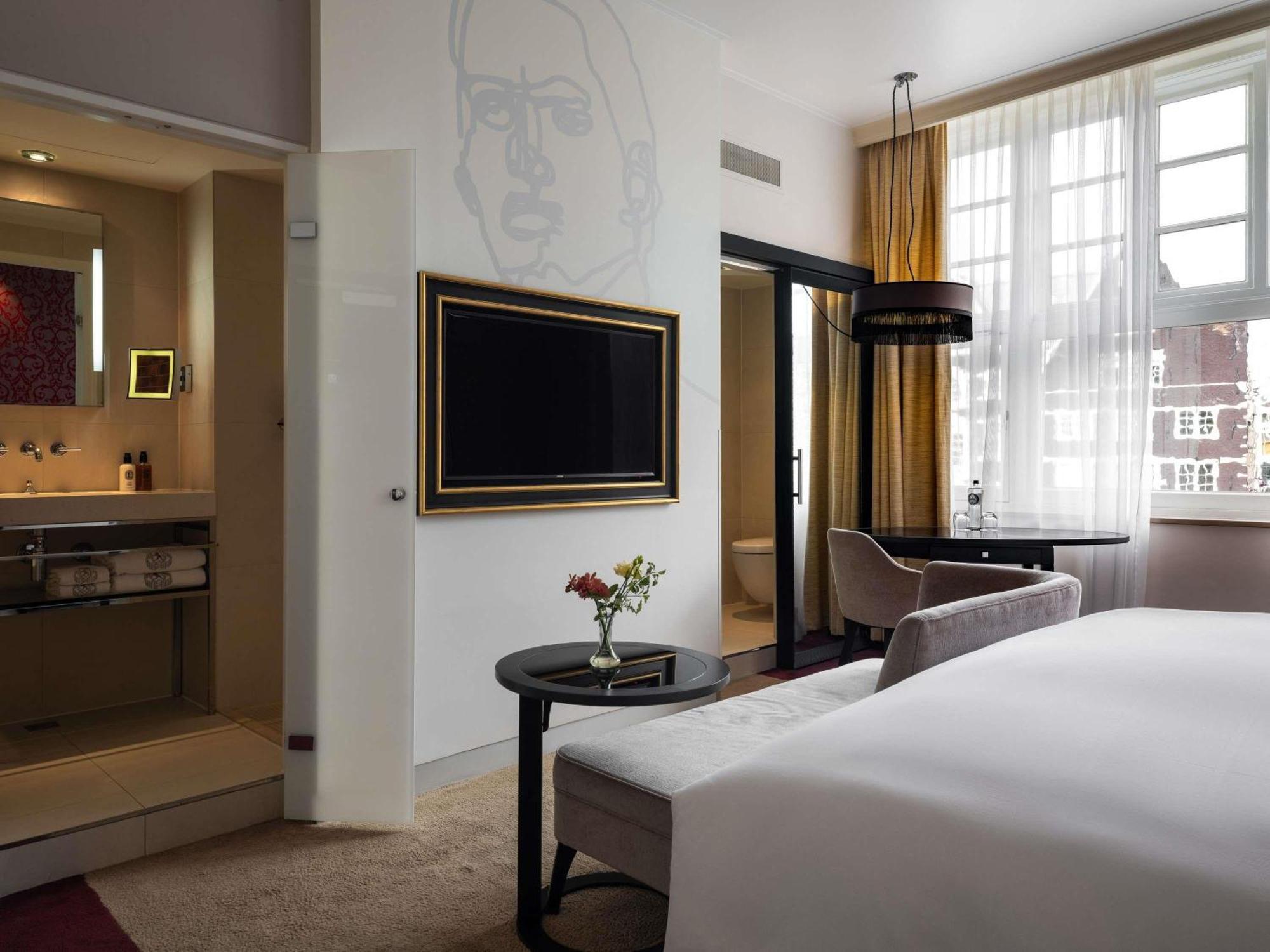 Hébergement Lit King-Size De Luxe - Vue sur Canal