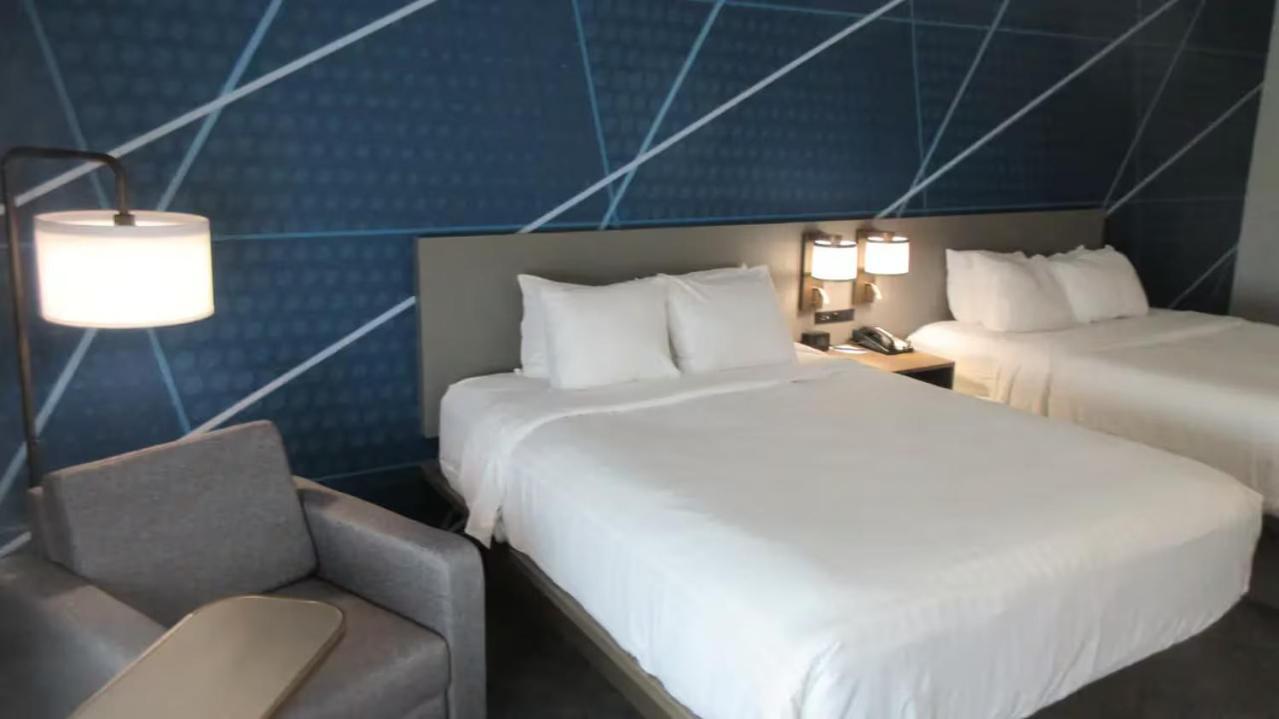 Queen Suite with Two Queen Beds - Non-Smoking