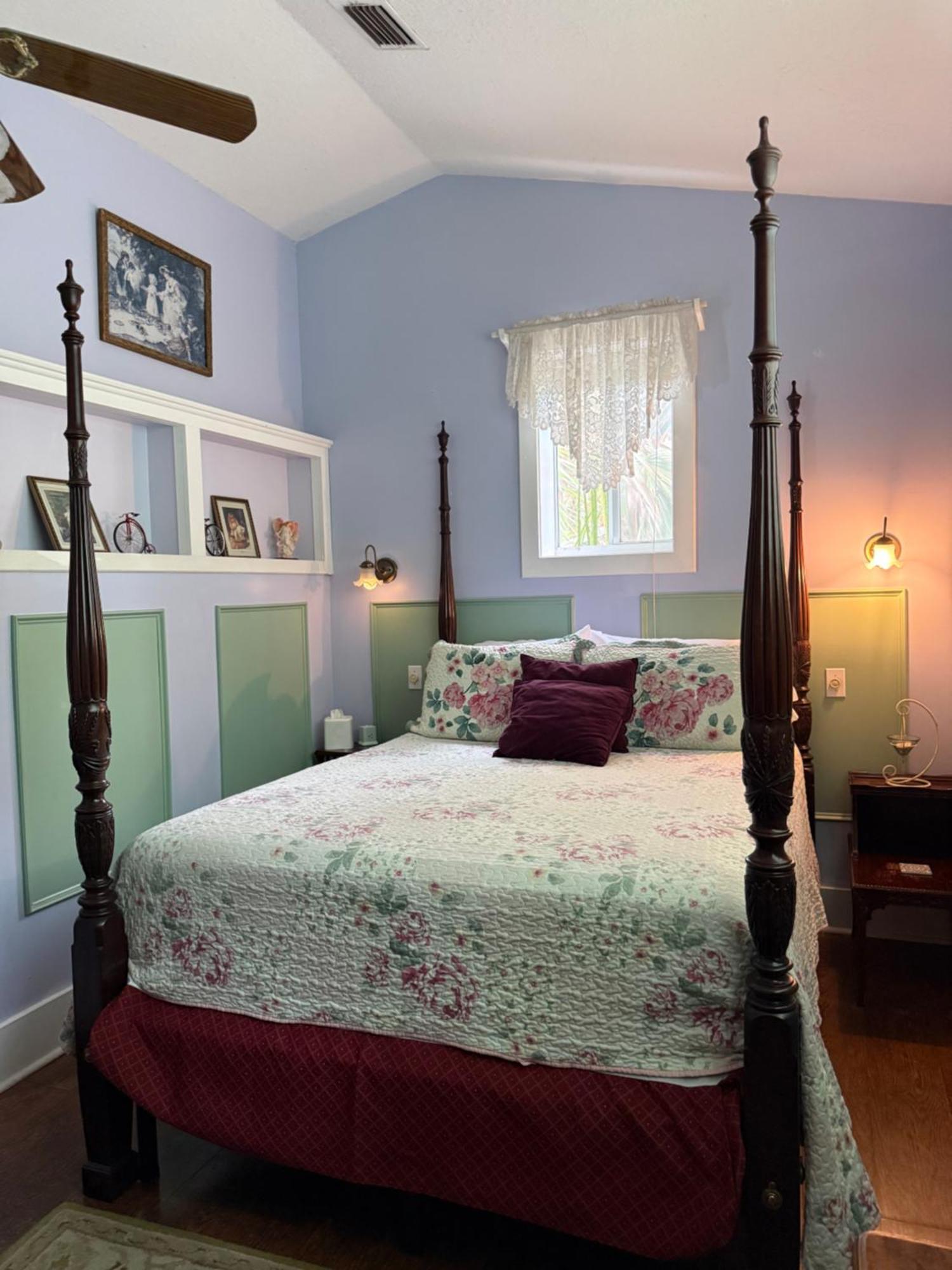 Queen Room