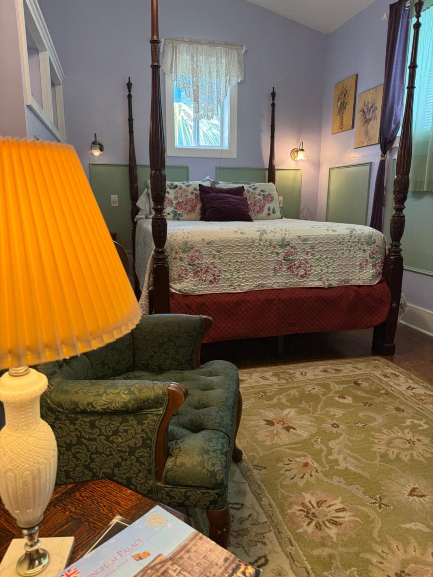 Queen Room