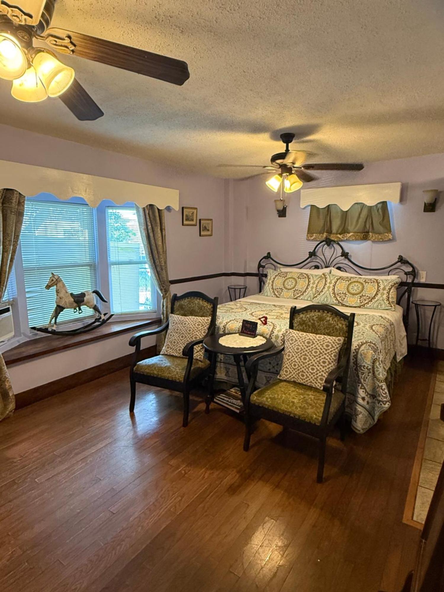 King Room