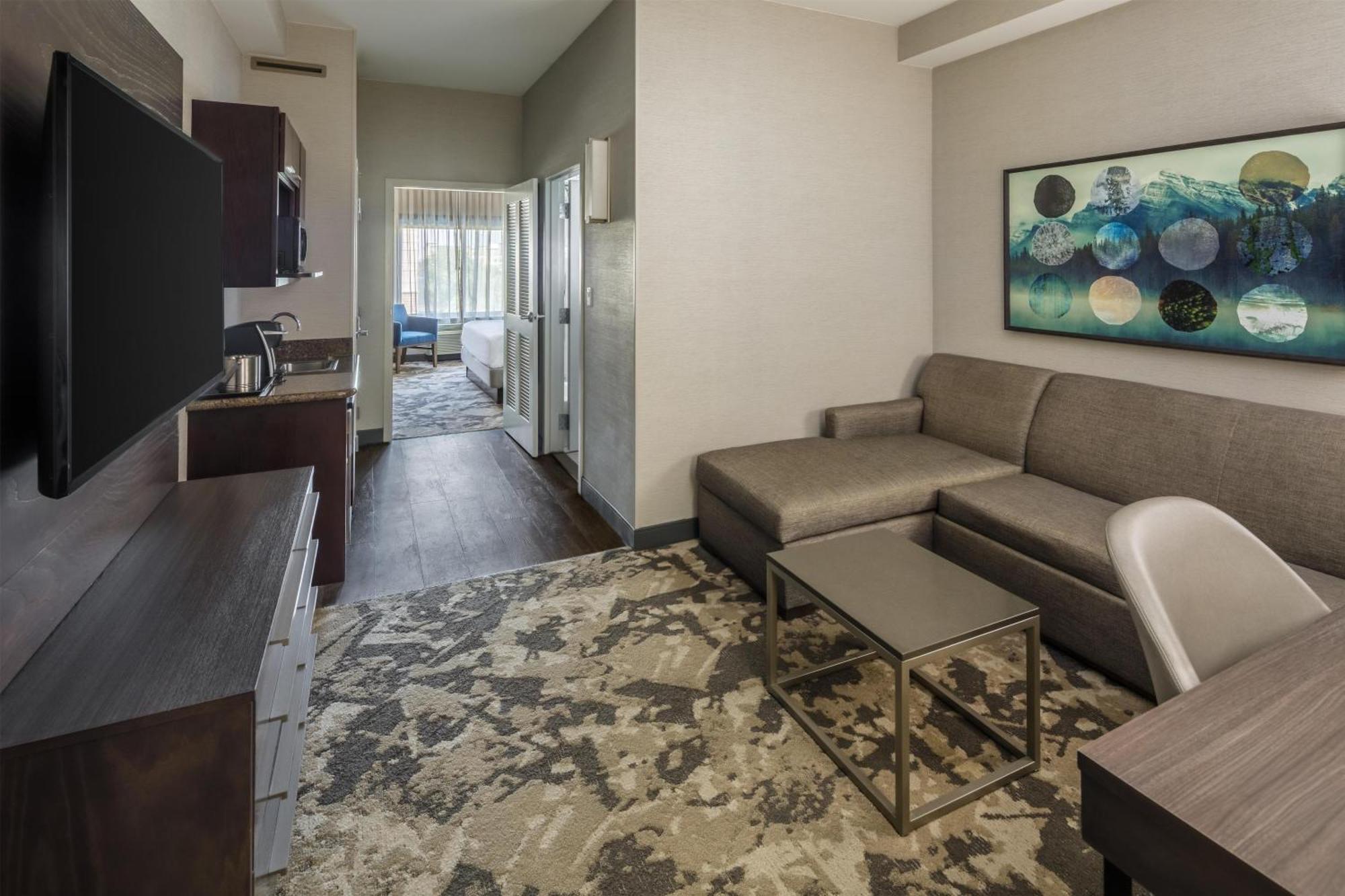 Two-Bedroom King Suite Tub Mobility Access