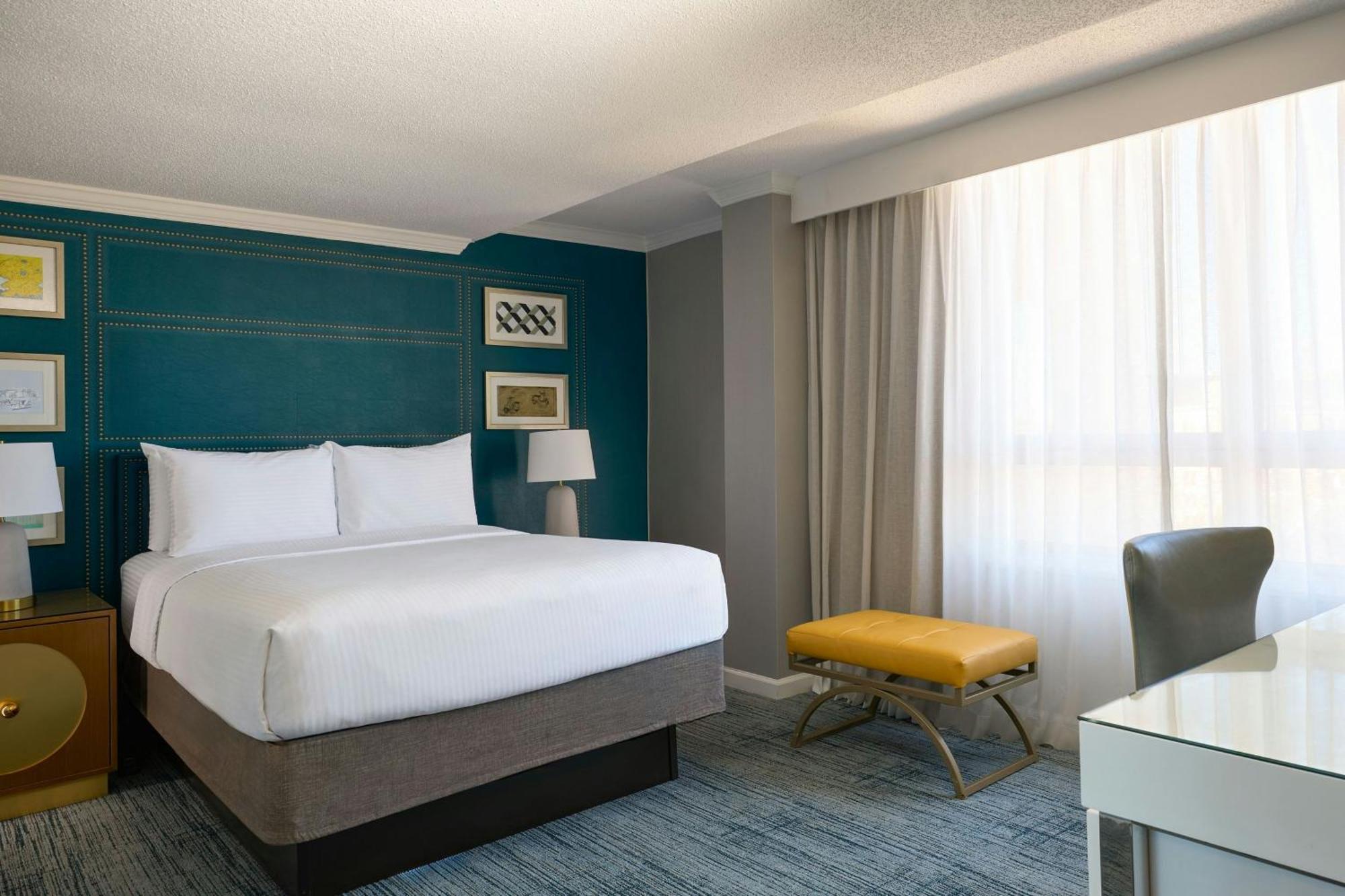 Petite Guest Room