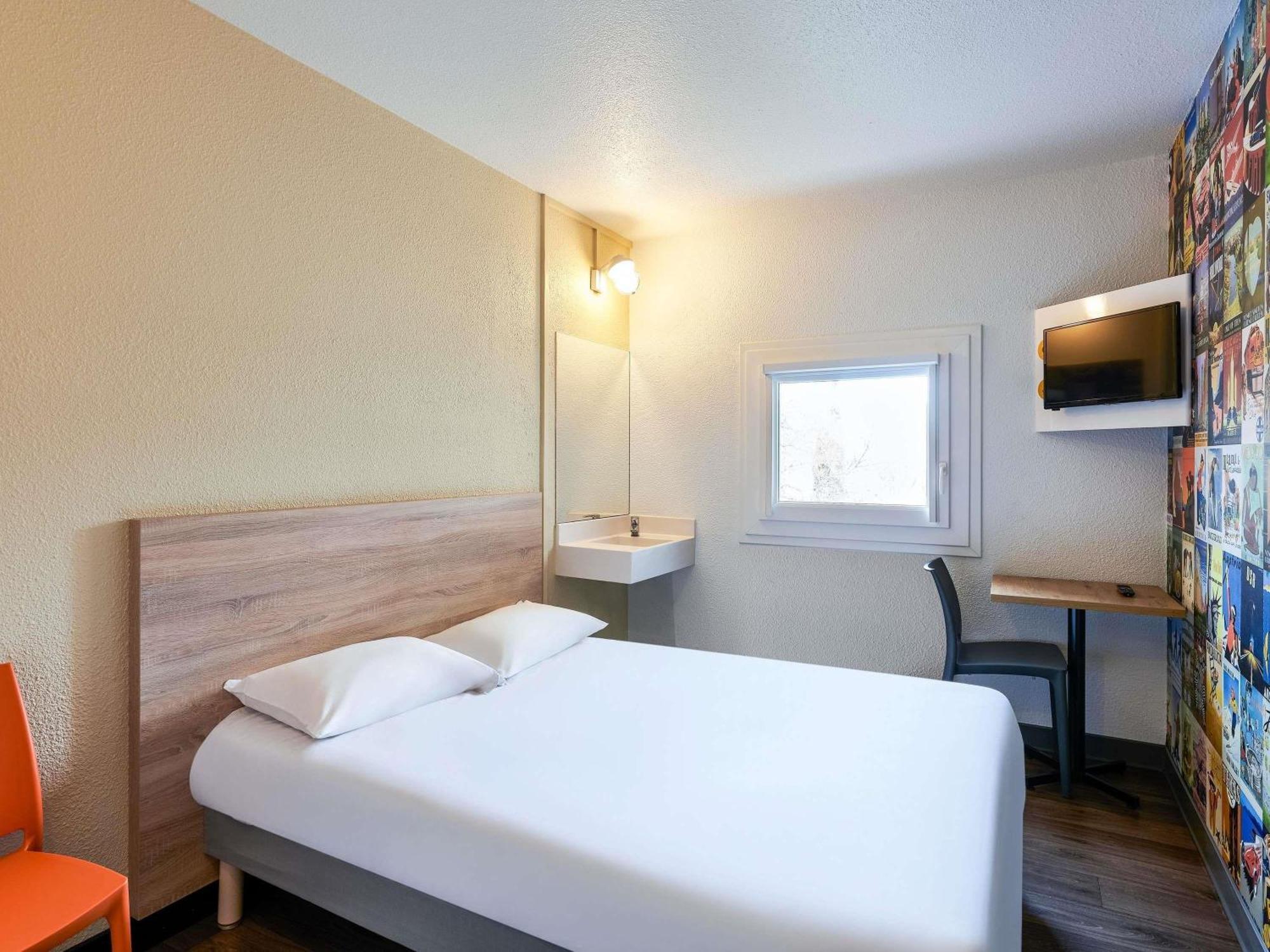 Standard Room - Mobility Accessible