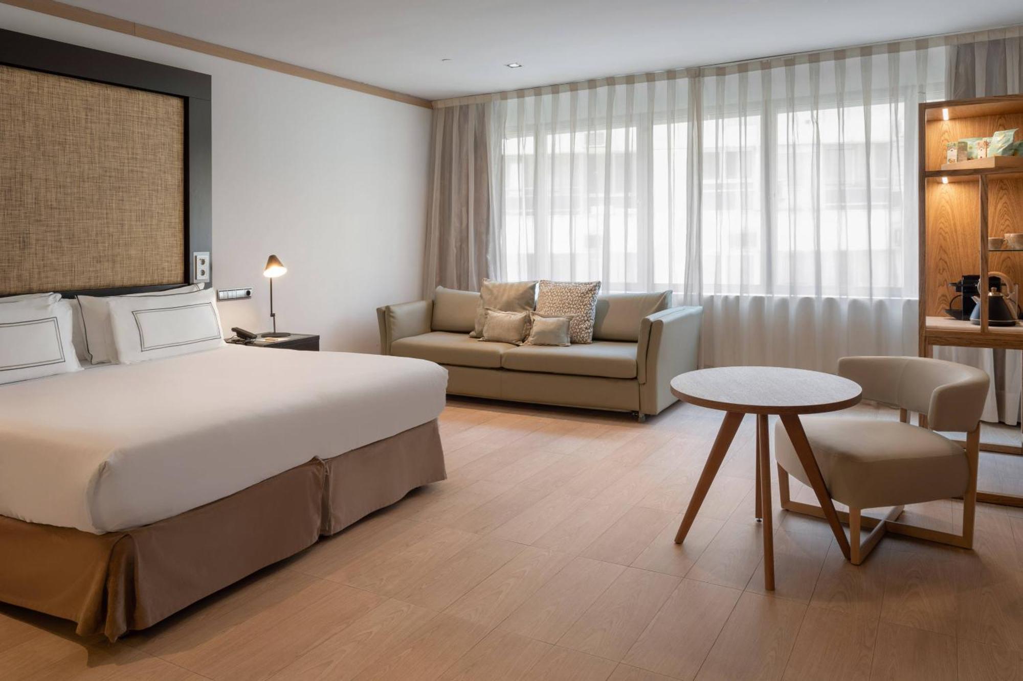Grand Premium Room