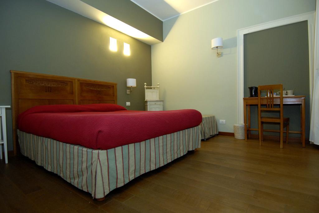 Double or Twin Room,37964197:JPEG