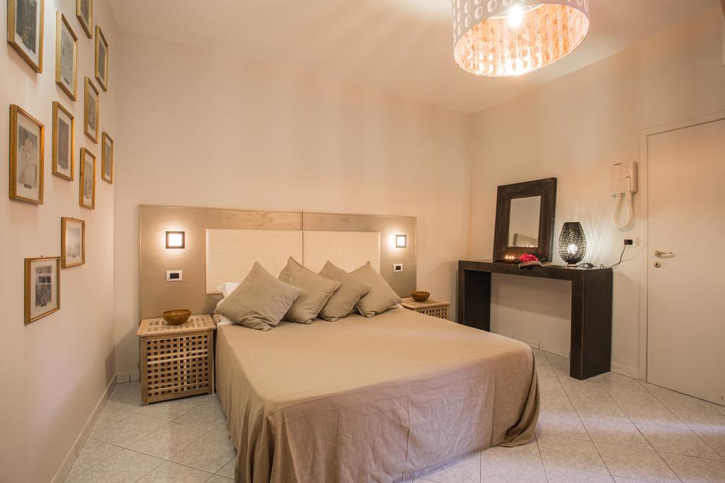 Double Room,215704238:JPEG