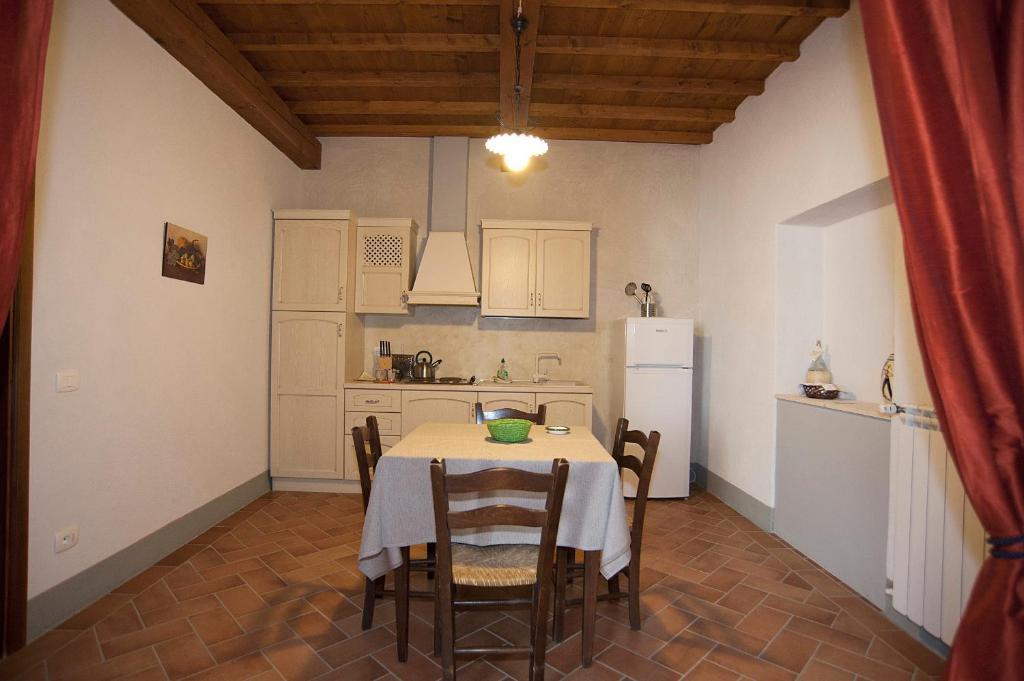 Three-Bedroom Apartment,122111008:JPEG
