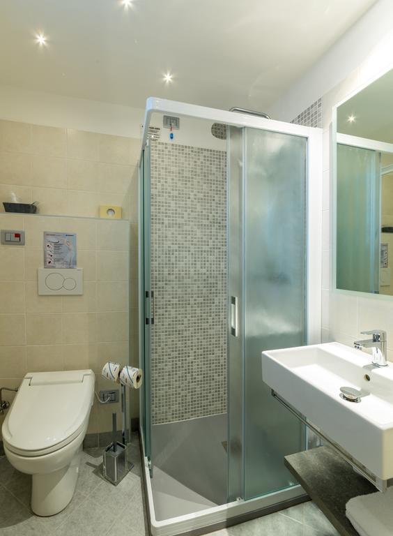 Double or Twin Room,784325691:JPEG