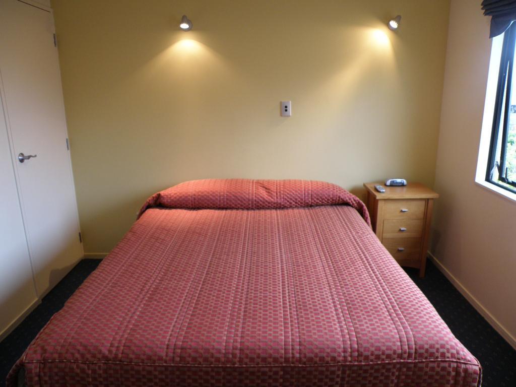 Studio with Spa Bath