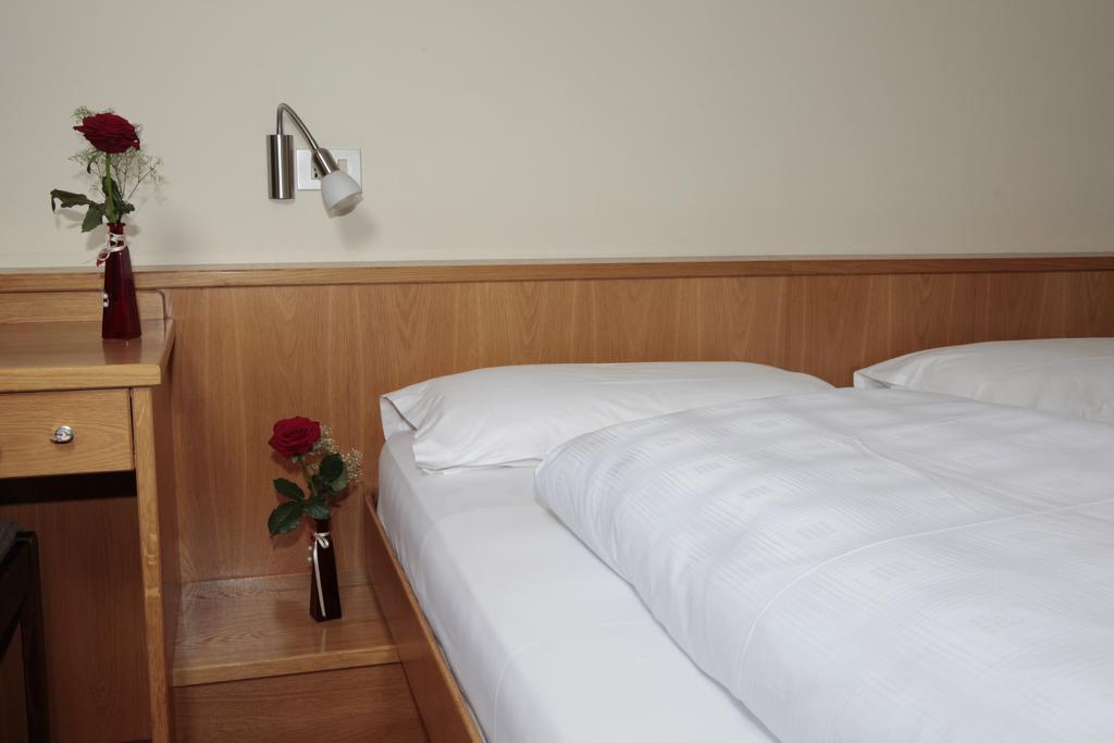 Double or Twin Room,253099949:JPEG