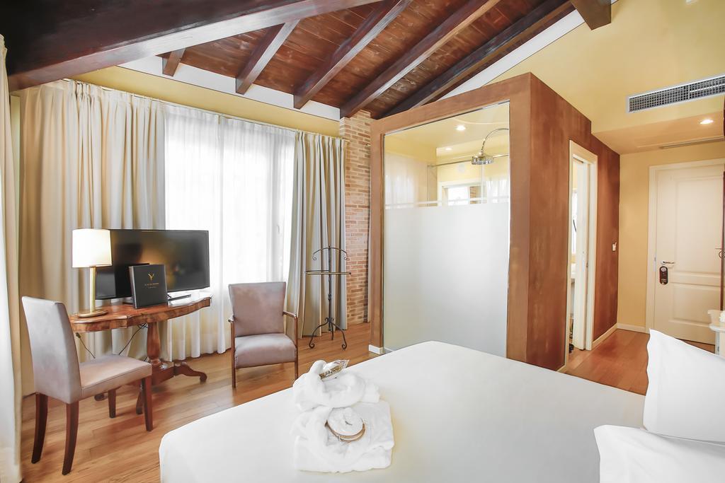 Double Room with Garden View,338794282:JPEG