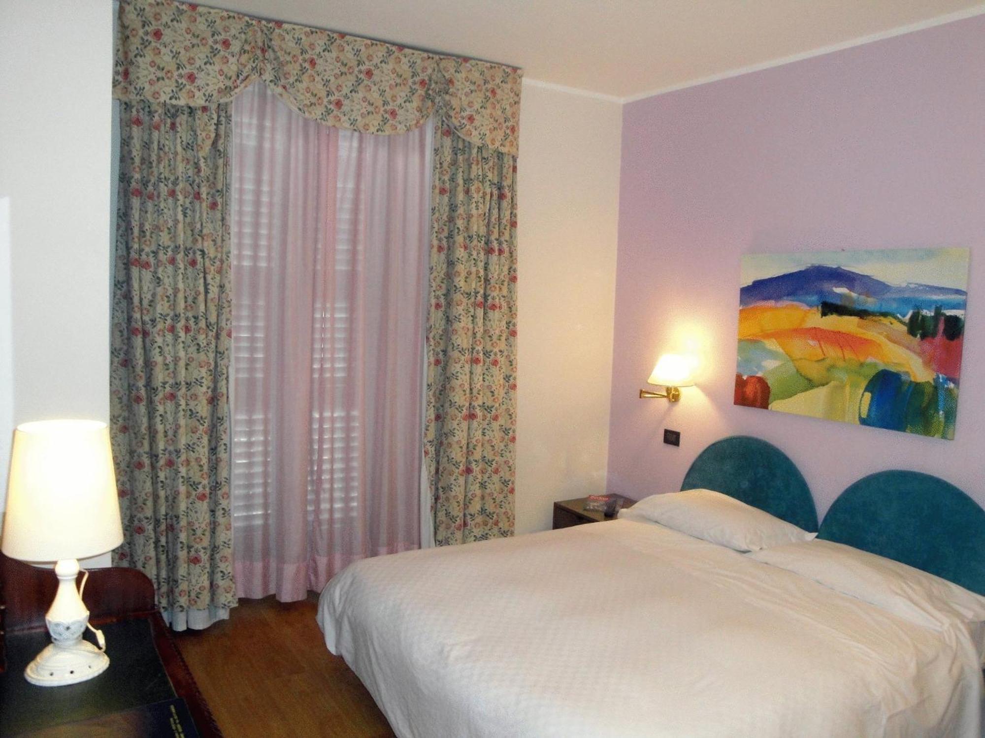 Standard Double Room,792005853:JPEG