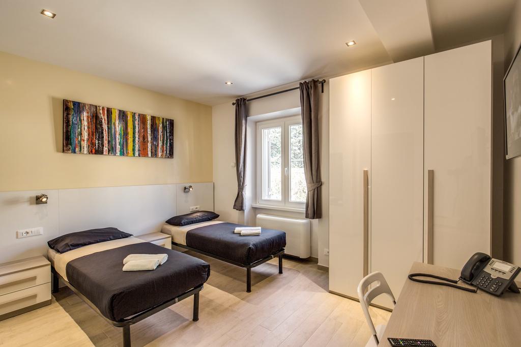 Double or Twin Room,326077588:JPEG