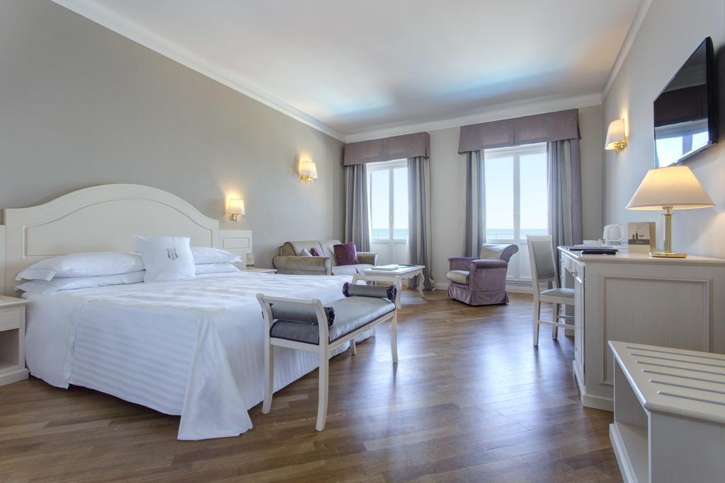 Classic Double Room with Sea View,328571020:JPEG