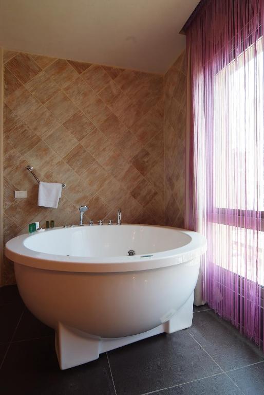 Romantic Suite,62388337:JPEG
