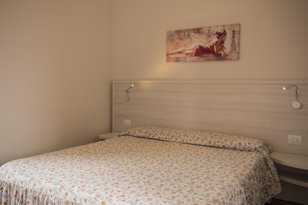 Single Room,379428400:JPEG