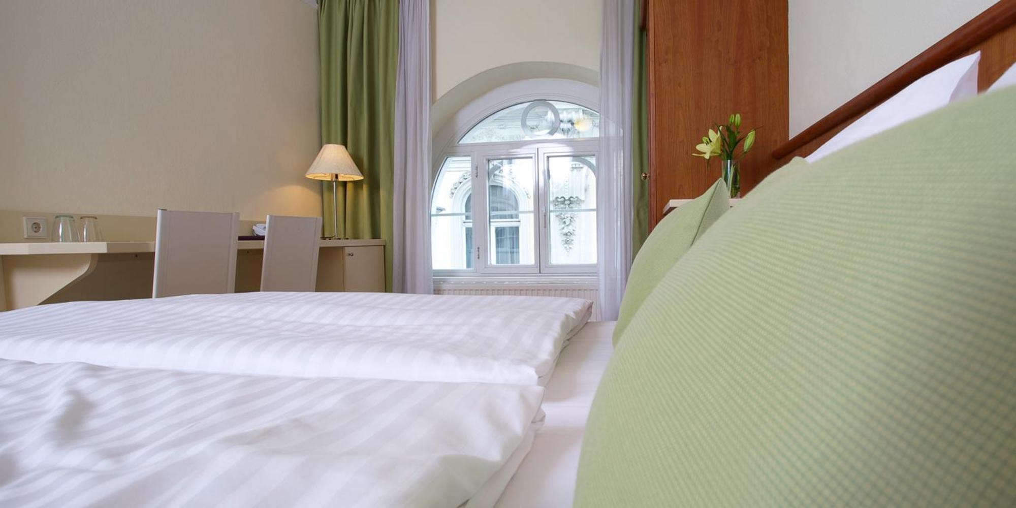 Standard Double Room,1280256373:JPEG