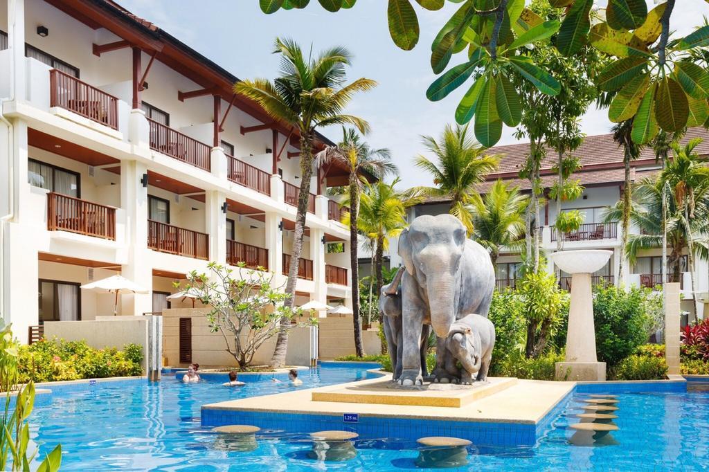 Double Room with Pool Access,400529661:JPEG