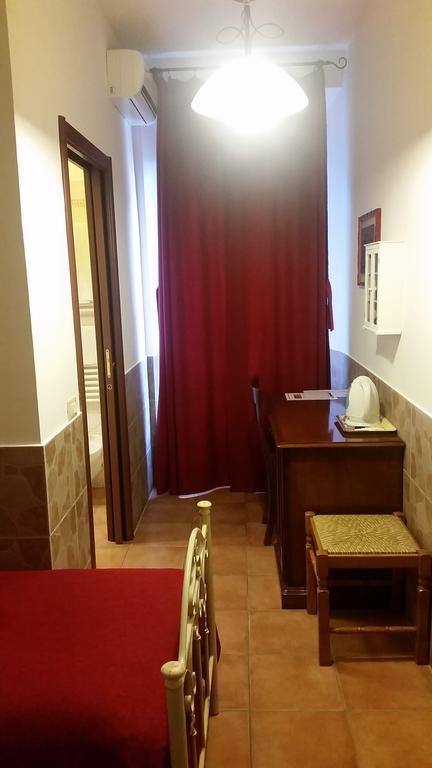 Single Room Bathroom,681046158:JPEG