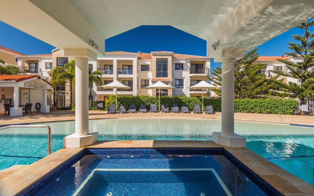 Two-Bedroom Ocean Front Apartment Top Floor,1365661397:JPEG