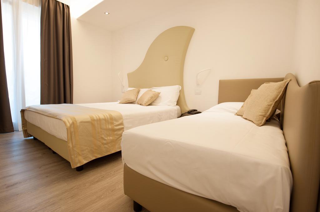 Junior Suite with Balcony,707655526:JPEG