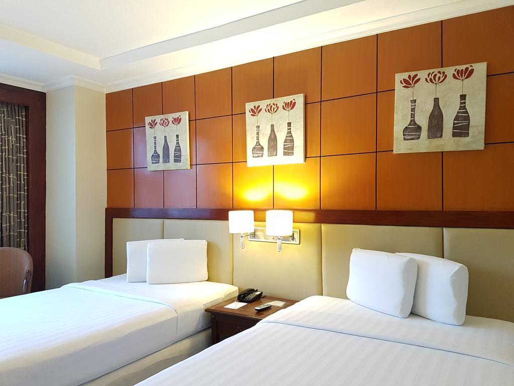 Parklane Twin or Double Plus Room