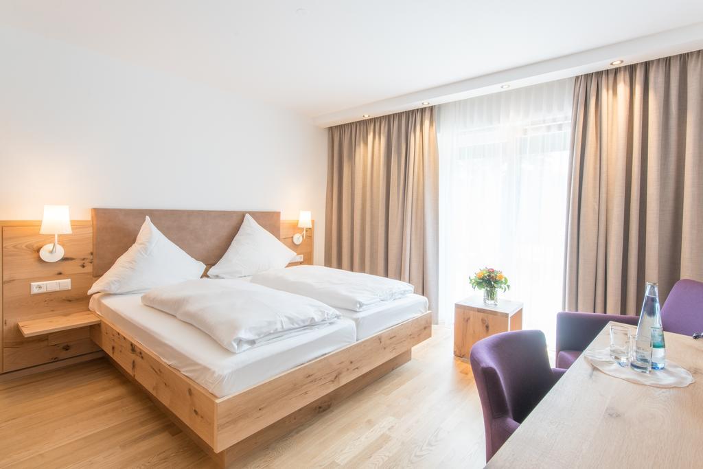 Standard Double Room,405059409:JPEG