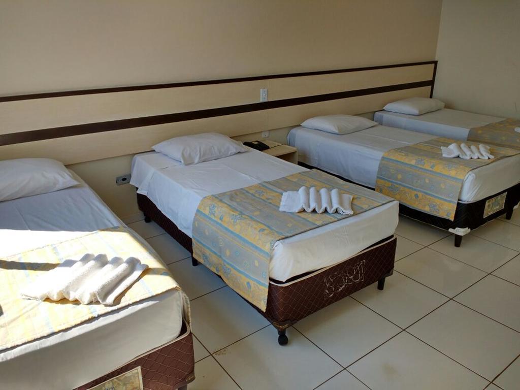 Quintuple Room