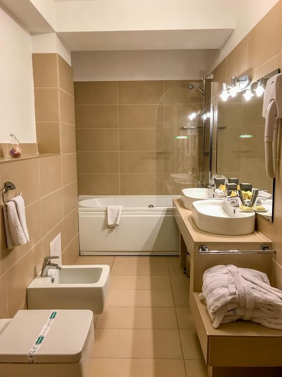 Deluxe Suite,449703156:JPEG