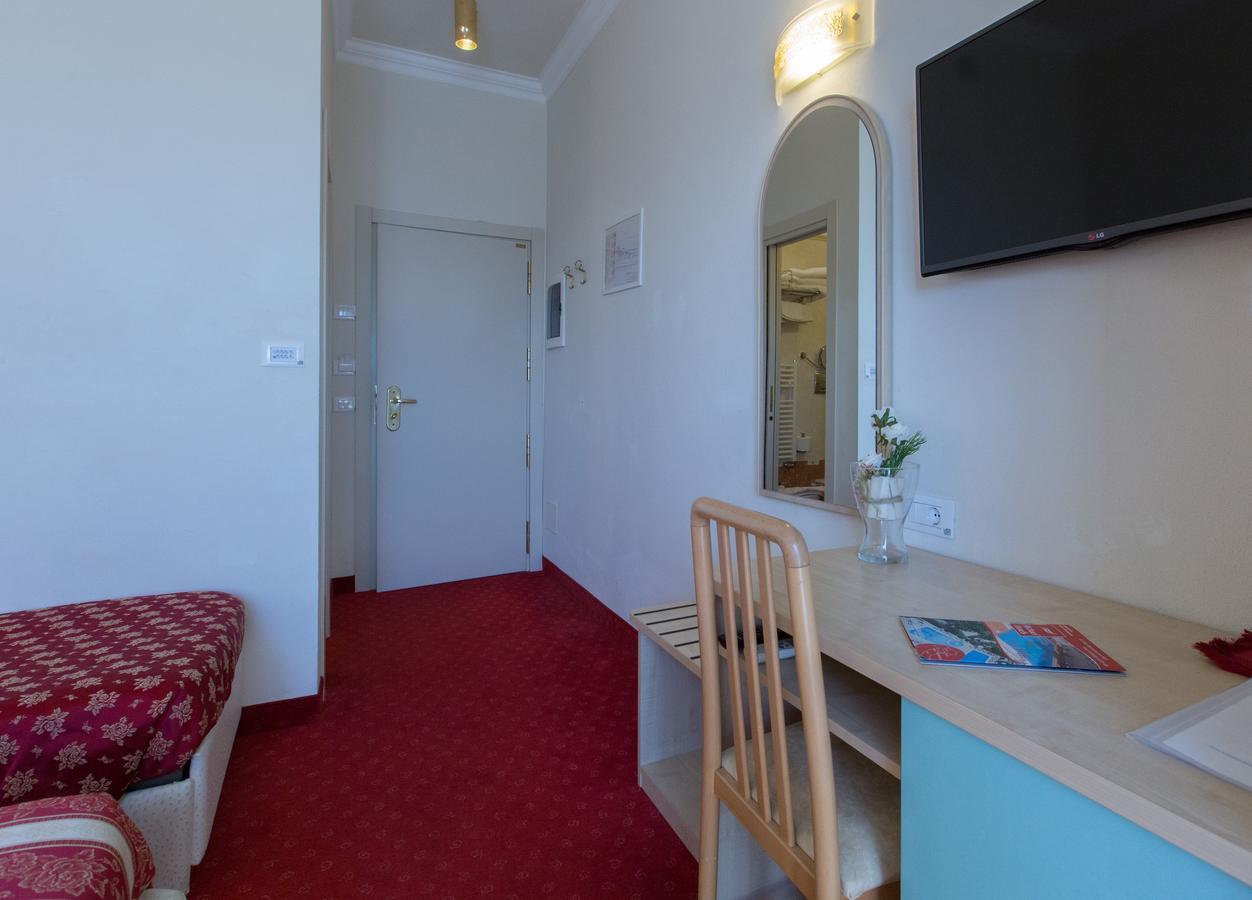 Triple Room with Sea View,698358960:JPEG
