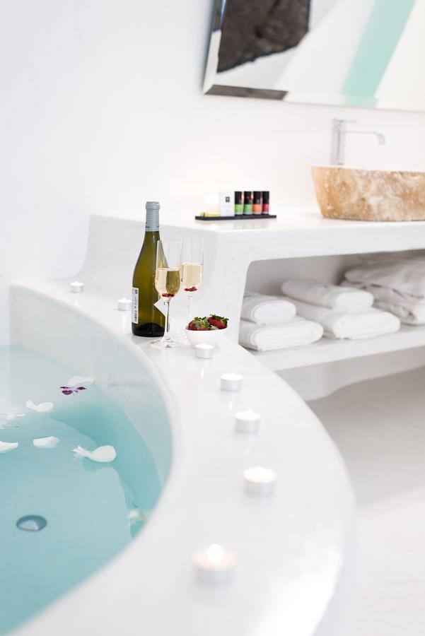 Deluxe Suite Outdoor Heated Plunge Pool Jets,709337344:JPEG