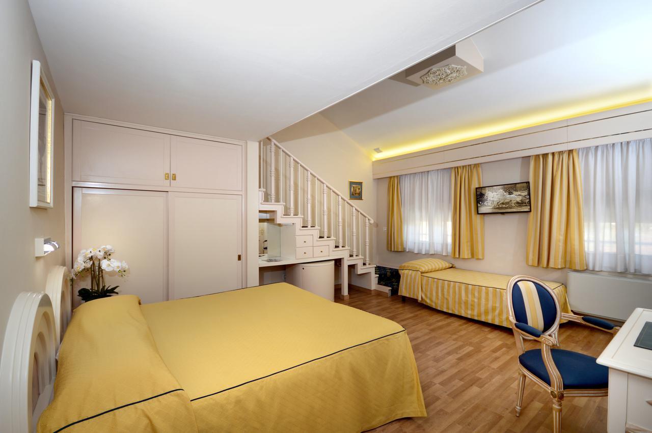 Standard Triple Room Split Level,846169586:JPEG