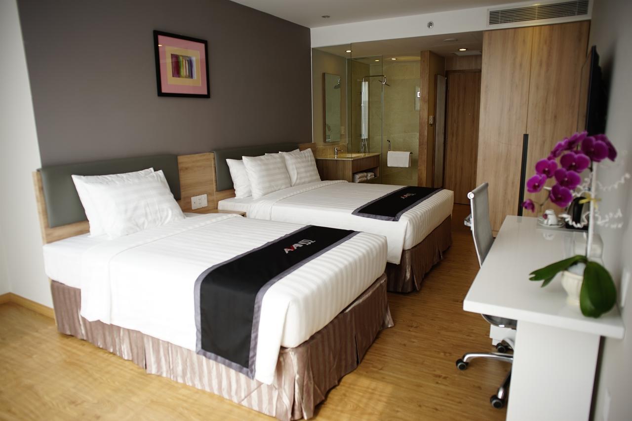 Premier Triple Room Ben Thanh Market View,525847611:JPEG