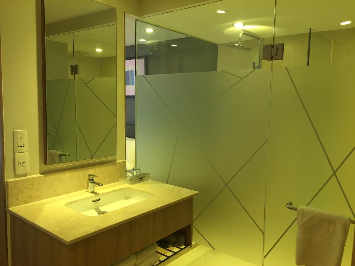 Premier Double Room Ben Thanh Market View,910317691:JPEG